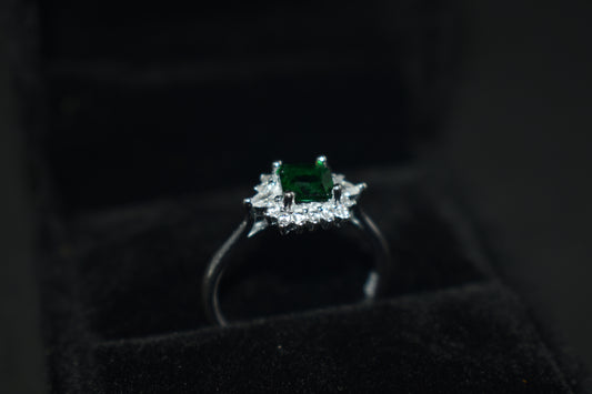 Anillo Circoniado y  Circon Verde