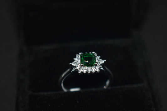 Anillo Circoniado y  Circon Verde